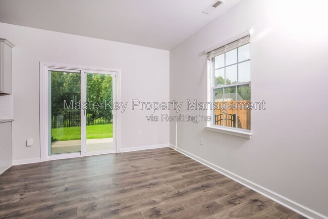 Building Photo - 633 Birchhead Dr