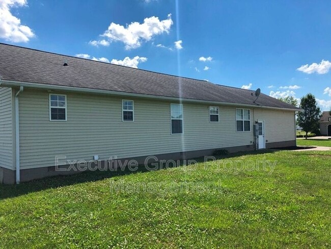Building Photo - 275 Oxmoor Dr