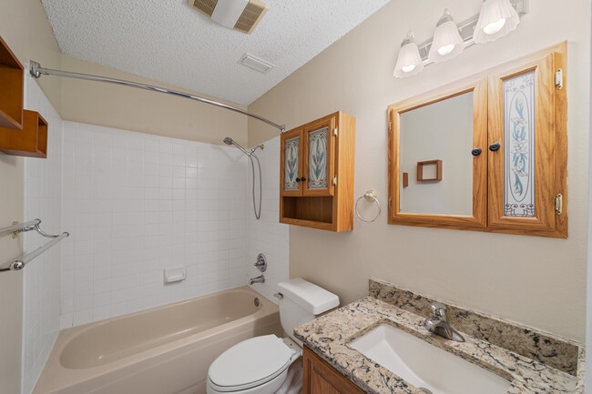 Building Photo - 4527 Stradford Pl