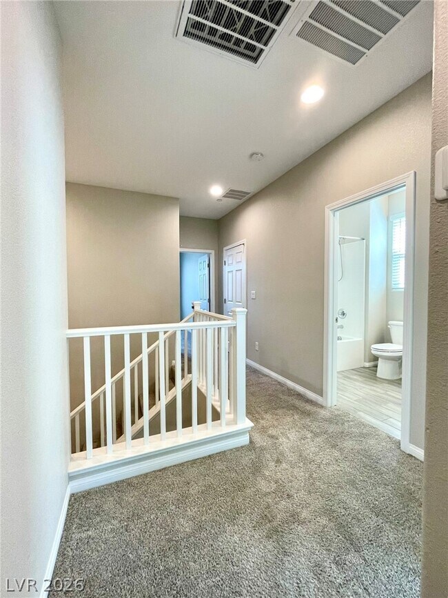 Building Photo - 702 Cottonwood Hl Pl