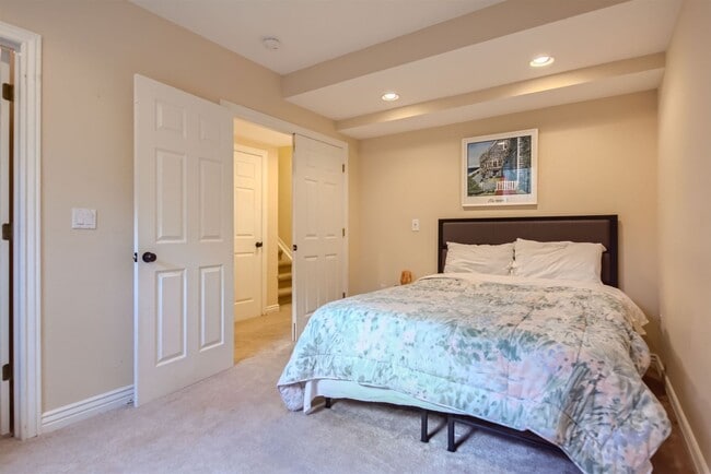 Building Photo - Spacious Haven: 4 BDR Home in Louisville, CO