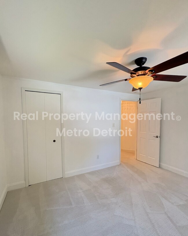 Building Photo - 4-Bedroom Single-Family Home in Troy, Michigan
