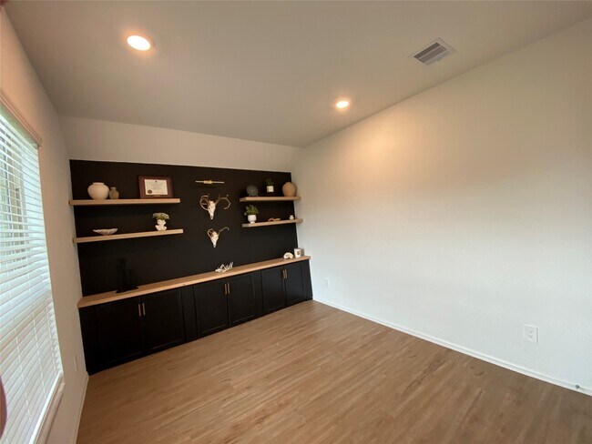 Building Photo - 17210 Daylily Dune Wy
