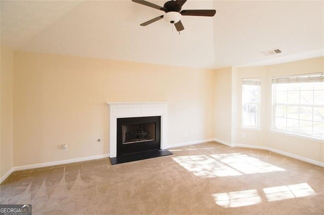 Building Photo - 332 Mica Trail