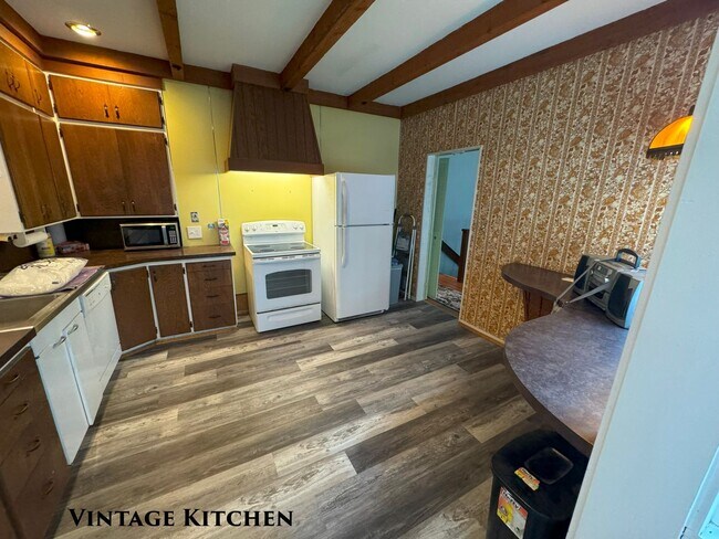 Building Photo - STATUS: *HOLD*|R275| $2495