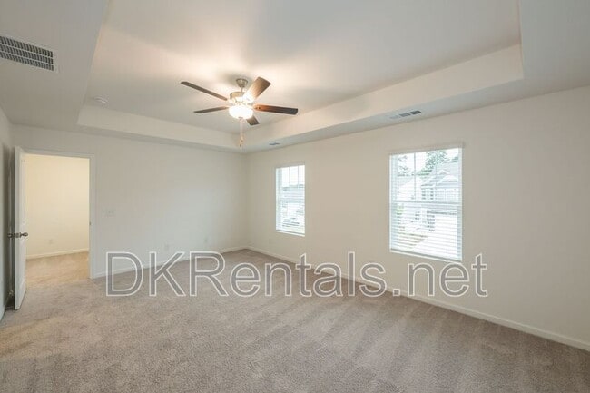 Building Photo - 182 Parkwood Dr