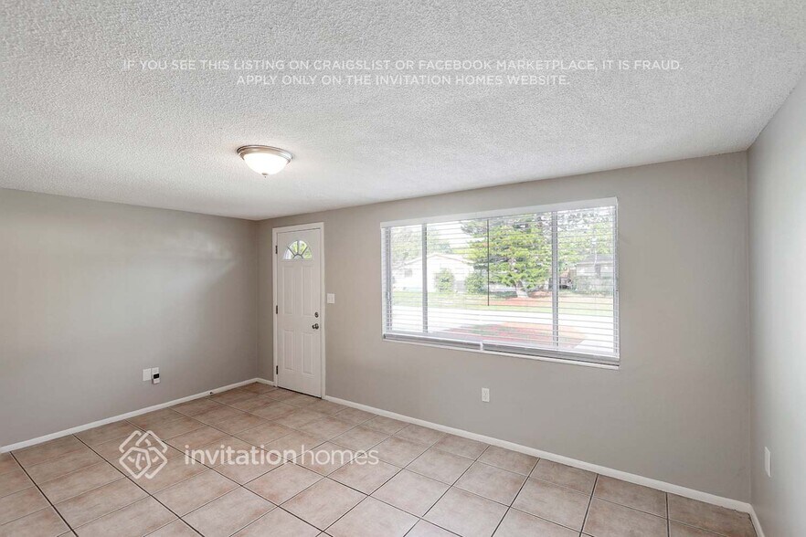 Building Photo - 10914 Inglewood Ave