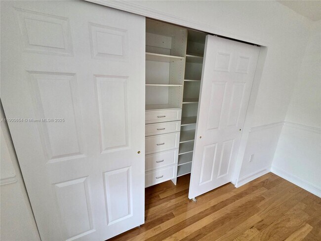 Building Photo - 21025 NE 31st Ave