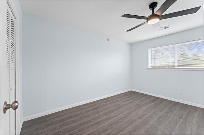 Building Photo - 10531 Spanish Grant Dr