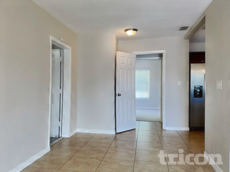Building Photo - 1253 Jasmine Way