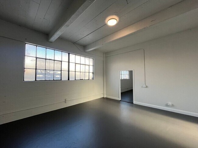 Building Photo - 1341 58th Ave