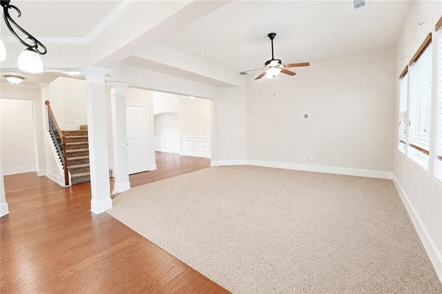 Building Photo - 2236 Caledonia Dr SE