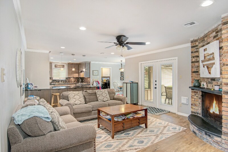 Building Photo - 614 Bendwood Dr