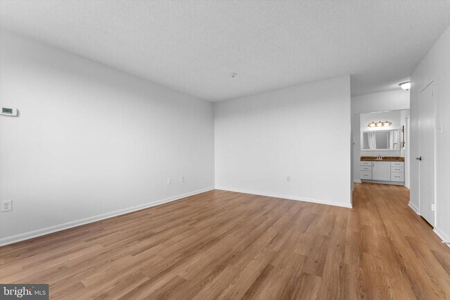 Building Photo - 3701 S George Mason Dr