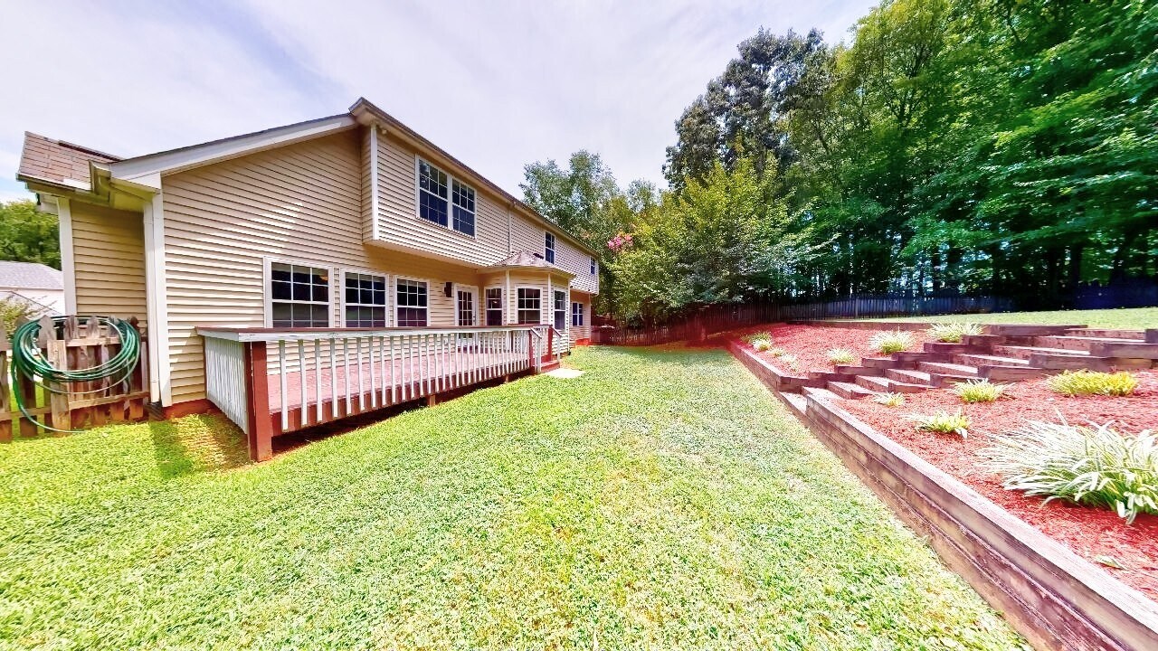 Building Photo - 425 New Parkside Dr