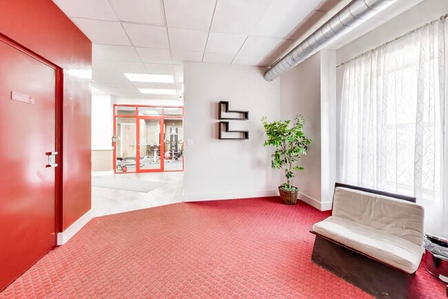 Building Photo - 5400 S Harper Ave