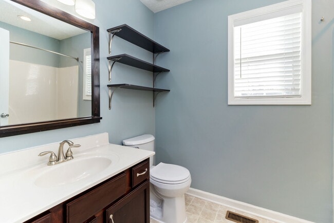 Building Photo - 942 Drum Ln