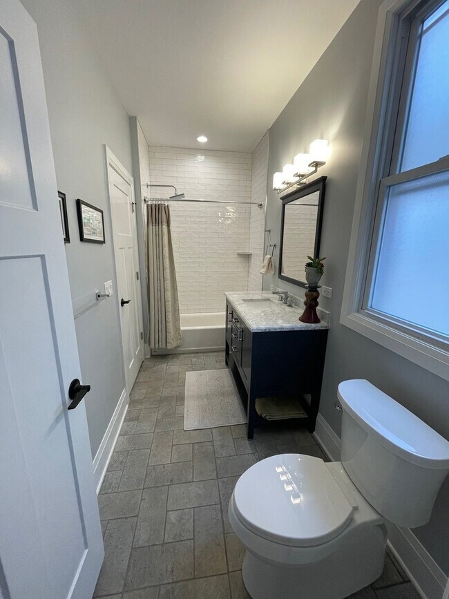 Building Photo - 433 Wisconsin Ave