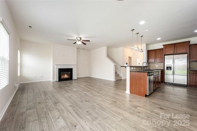 Building Photo - 3530 Alister Ave SW