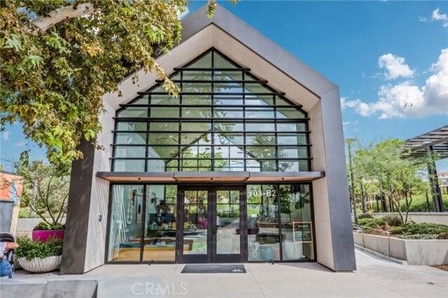 Building Photo - 783 Benchmark