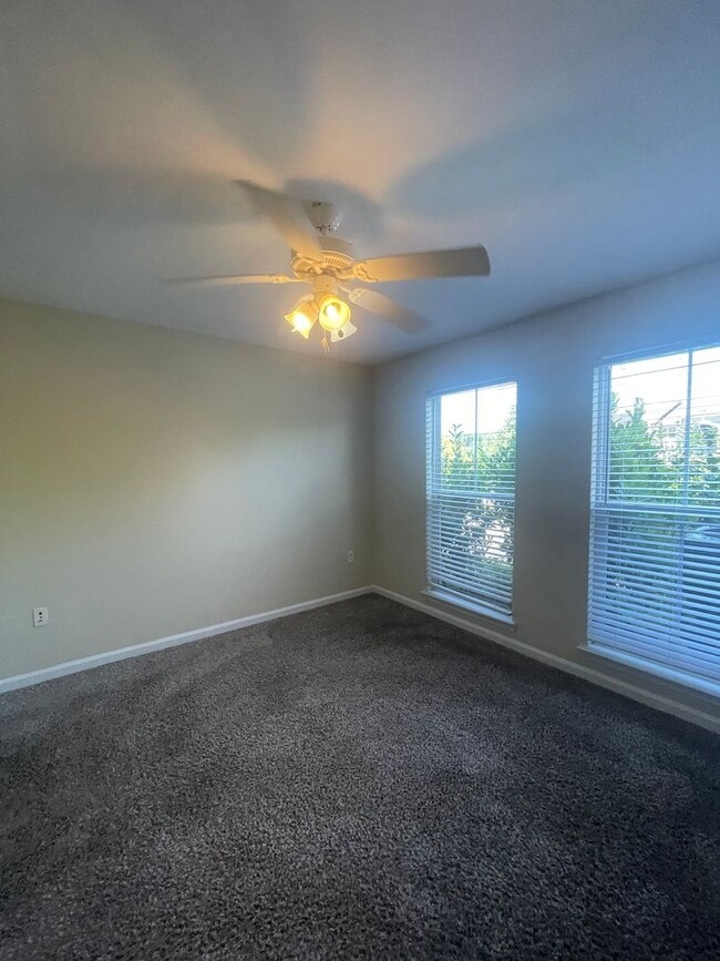 Building Photo - 17-1713 J&amp;S