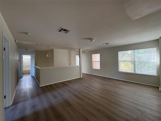 Building Photo - 14304 Sarah Ann Dr