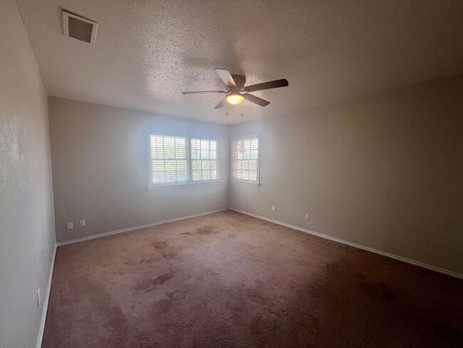 Building Photo - 1310 65th Dr