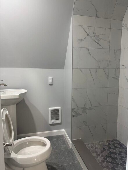 Building Photo - 43 Bradley St