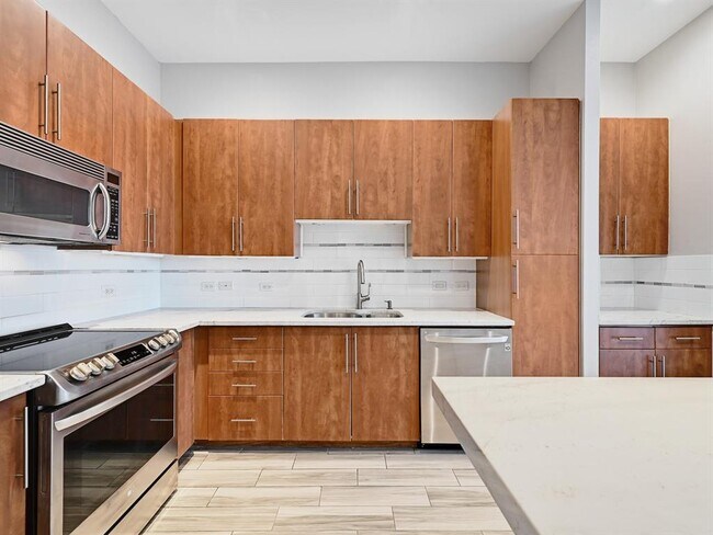 Building Photo - 54 Rainey St