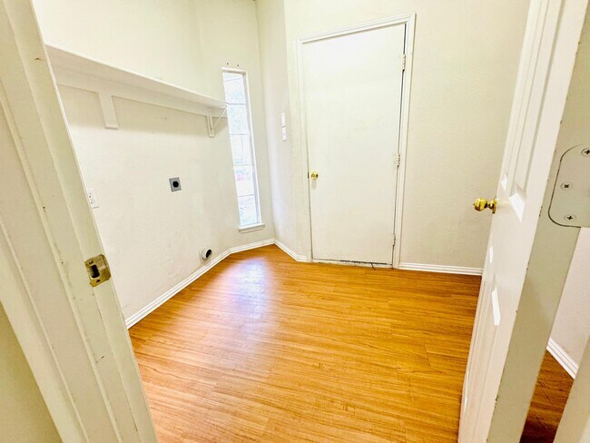 Laundry Room - 12724 Chittamwood Trail