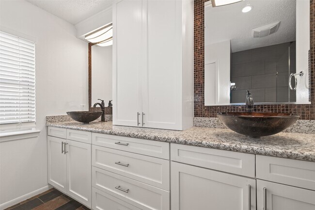 Building Photo - 1506 Apple Park Dr