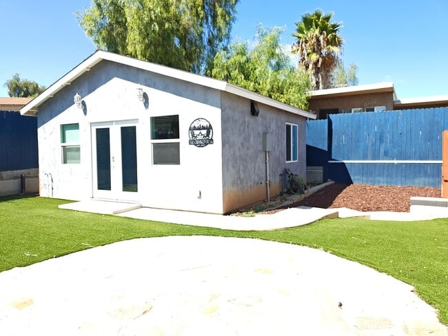 Building Photo - 1 Bedroom 1 Bath Studio For Rent in City H...