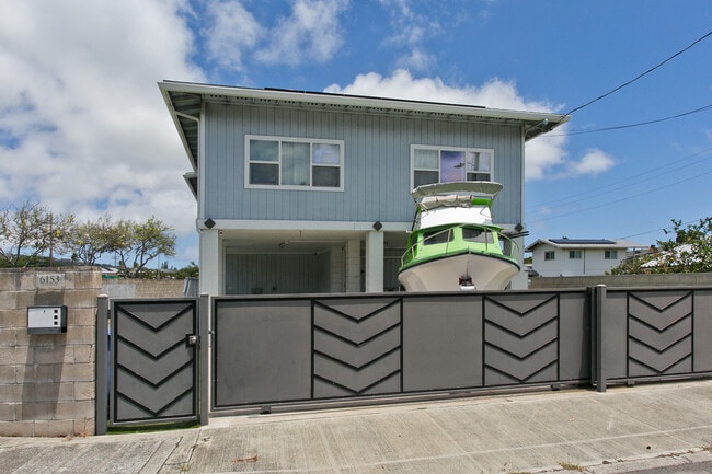 Building Photo - 6153 Kalaniana?ole Hwy