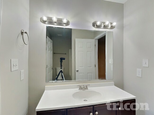 Building Photo - 128 Randolph Dr