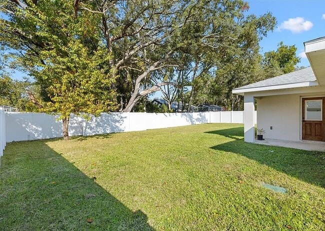 Building Photo - 8961 SE Hwy 42