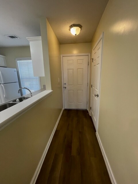 Building Photo - 7206 Curacas Dr