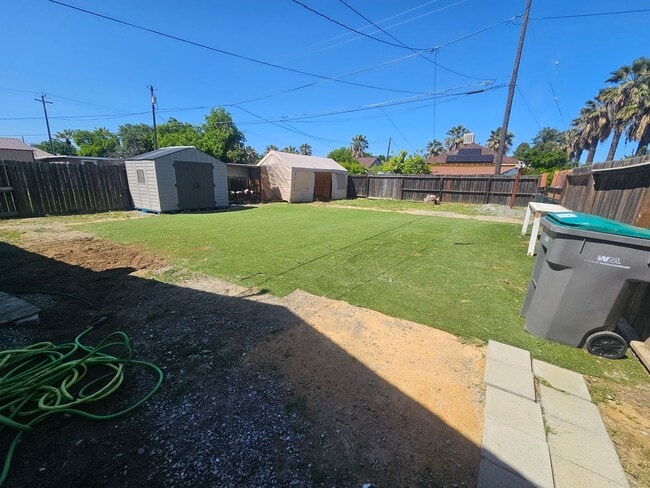 Building Photo - Home for Rent in Corning! 2 Bedroom 1 Bathroom PLUS Bonus Room