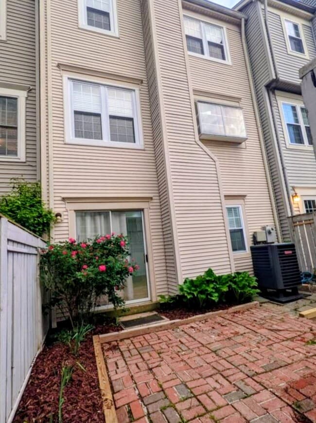 Building Photo - 2388 Branleigh Park Ct