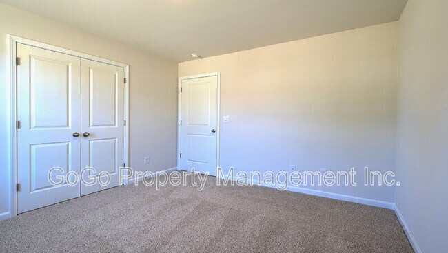Building Photo - 208 Reynard Trl