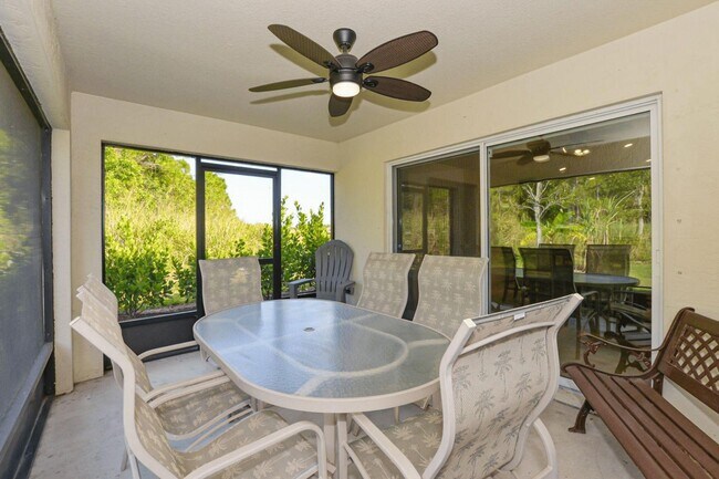 Building Photo - 9756 Palm Breezes Dr