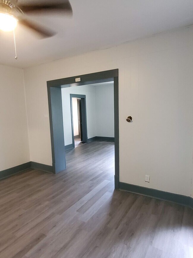 Building Photo - 936 Harrison Ave