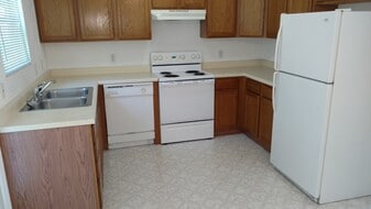 Building Photo - 539 Ponderosa Ave