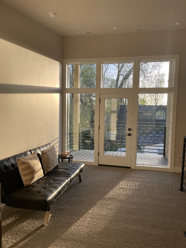 Building Photo - 2705 W Woodlawn Ave