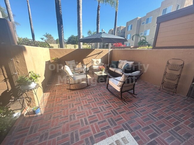 Building Photo - **Beautiful, Fully-Furnished 2 bed / 2.5 bath Townhome in Coastal Carlsbad - Available NOW**