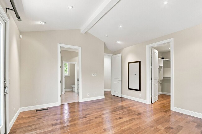 Building Photo - Beautiful 4-Bedroom 3.5-Bathroom Los Gatos Home
