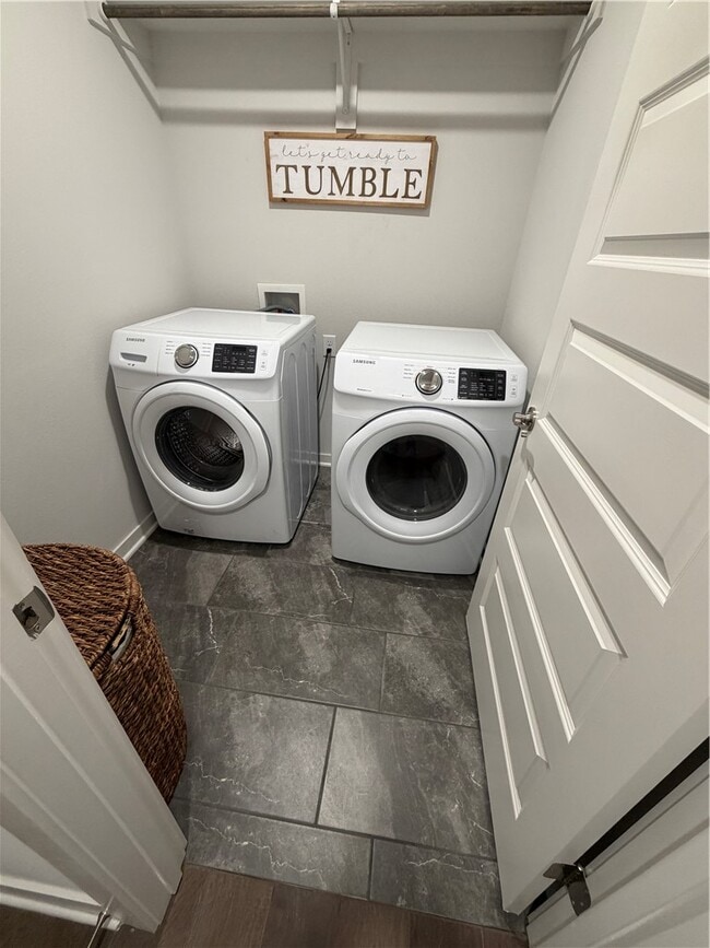 Building Photo - 2739 S Angels Rd