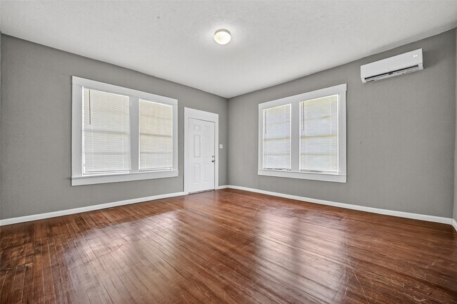 Building Photo - 3010 Garrow St