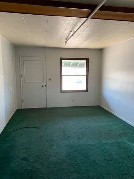 Building Photo - 2223 S Cushman St