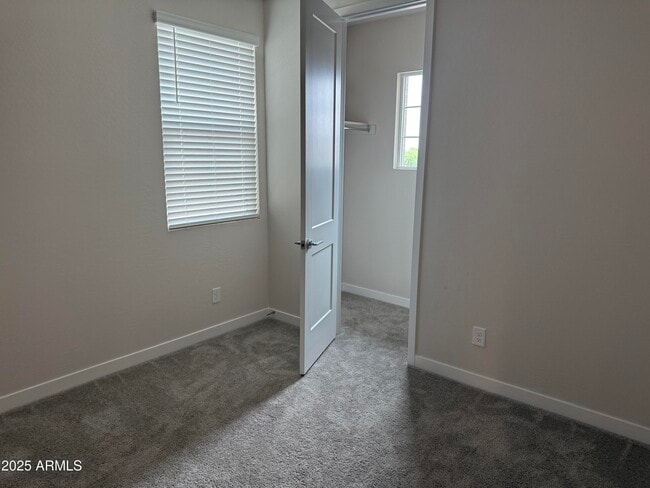 Building Photo - 1193 E Spruce Dr