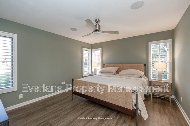 Building Photo - 499 W Main St